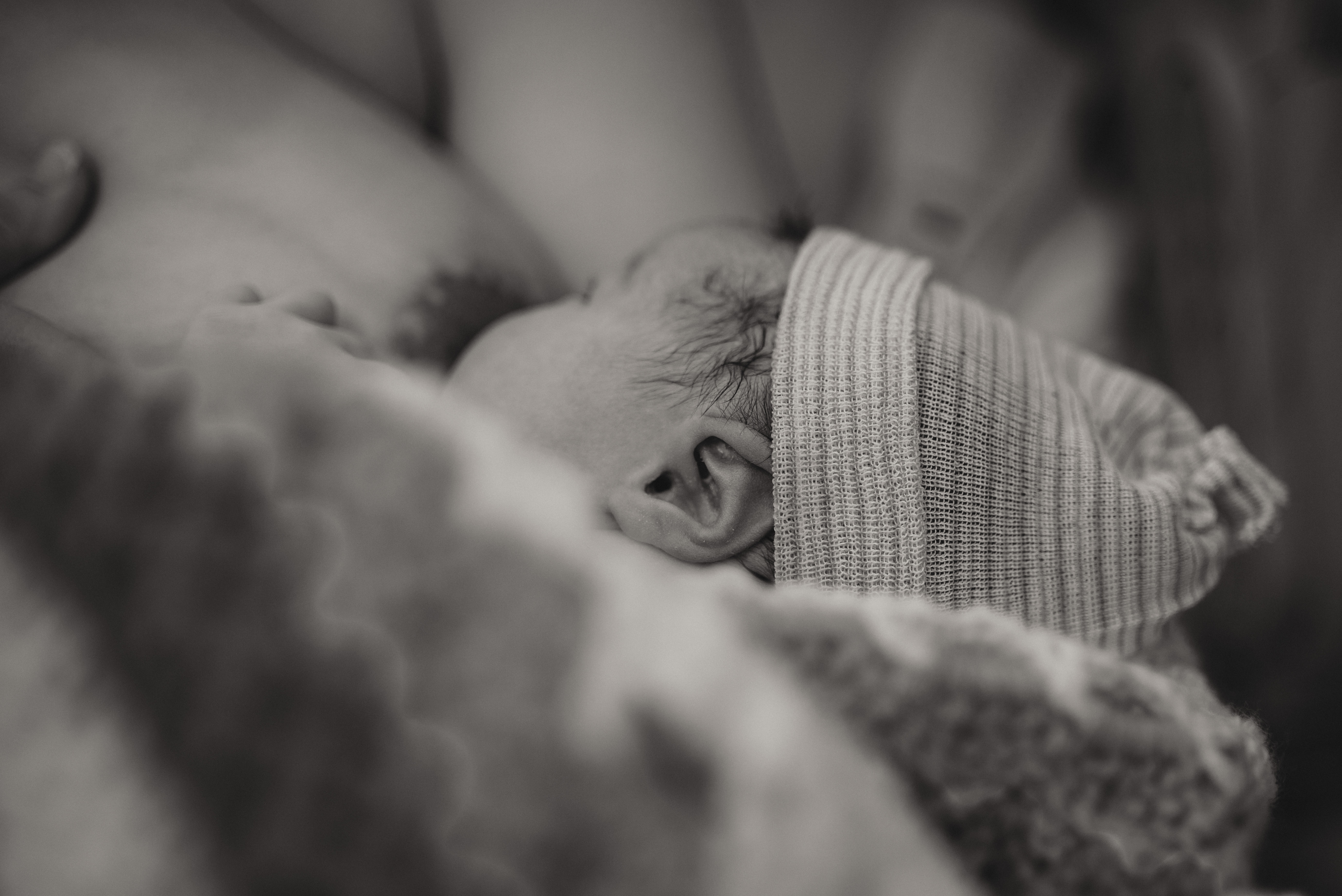 newborn nursing after birth in Annapolis, MD